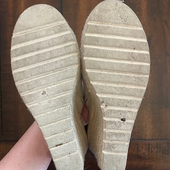 TOMS Beige Wedge Espadrille Sandals, size 9 - Picture 5 of 6